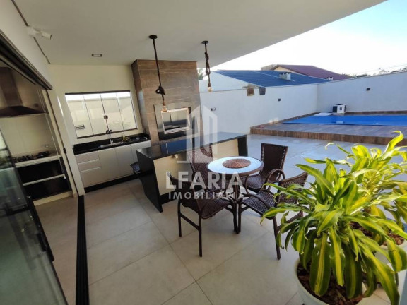 Imagem Sobrado com 5 Quartos à Venda, 232 m² em Itapema Do Saí - Itapoá Imagem Sobrado com 5 Quartos à Venda, 232 m² em Itapema Do Saí - Itapoá