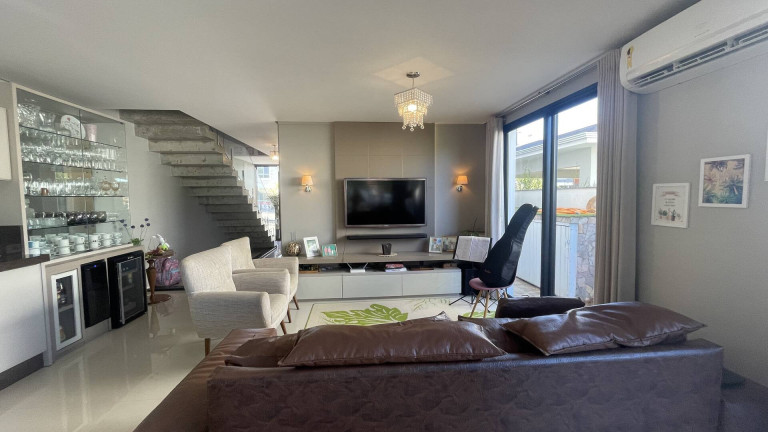 Imagem Casa com 3 Quartos à Venda, 215 m² em Cachoeira Do Bom Jesus - Florianópolis Imagem Casa com 3 Quartos à Venda, 215 m² em Cachoeira Do Bom Jesus - Florianópolis
