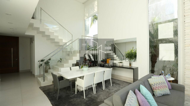 Imagem Casa com 4 Quartos à Venda, 356 m² em Alphaville - Santana De Parnaíba Imagem Casa com 4 Quartos à Venda, 356 m² em Alphaville - Santana De Parnaíba