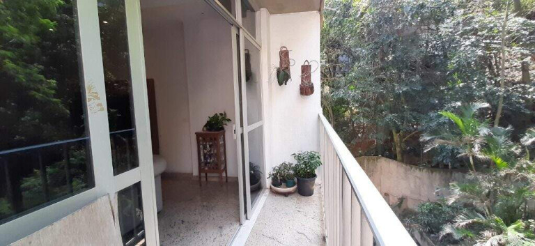 Imagem Apartamento com 4 Quartos à Venda, 138 m² em Lagoa - Rio De Janeiro Imagem Apartamento com 4 Quartos à Venda, 138 m² em Lagoa - Rio De Janeiro