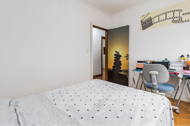 Imagem Casa com 3 Quartos à Venda, 190 m² em São Sebastião - Porto Alegre Imagem Casa com 3 Quartos à Venda, 190 m² em São Sebastião - Porto Alegre