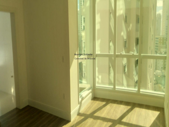 Imagem Imóvel com 3 Quartos à Venda, 182 m²em Centro - Balneário Camboriú Imagem Imóvel com 3 Quartos à Venda, 182 m²em Centro - Balneário Camboriú