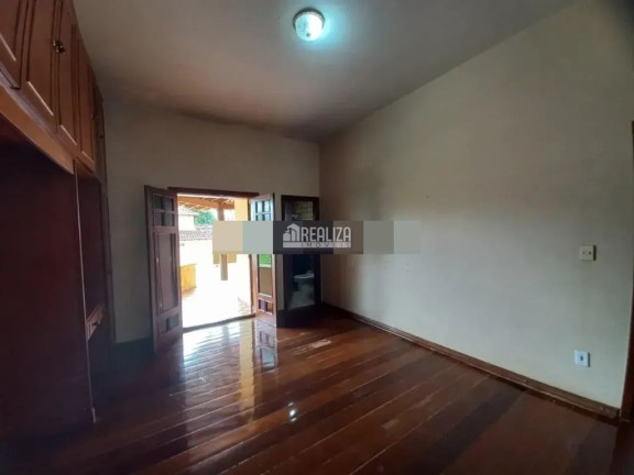 Imagem Casa com 4 Quartos à Venda, em Santa Maria - Uberaba Imagem Casa com 4 Quartos à Venda, em Santa Maria - Uberaba