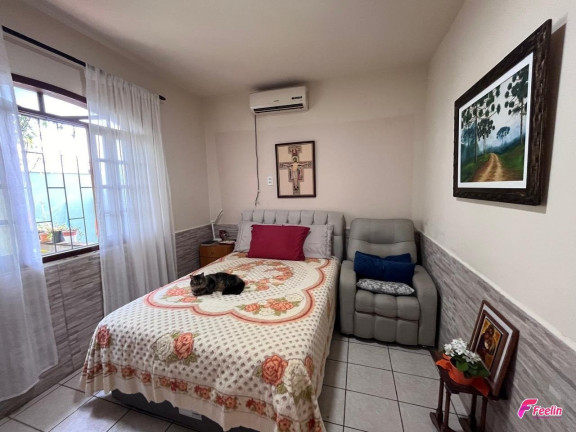 Imagem Casa com 4 Quartos à Venda, 148 m² em Trindade - Florianópolis Imagem Casa com 4 Quartos à Venda, 148 m² em Trindade - Florianópolis