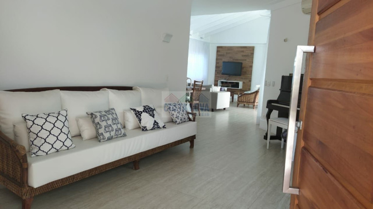 Imagem Casa com 5 Quartos à Venda, 270 m² Imagem Casa com 5 Quartos à Venda, 270 m²