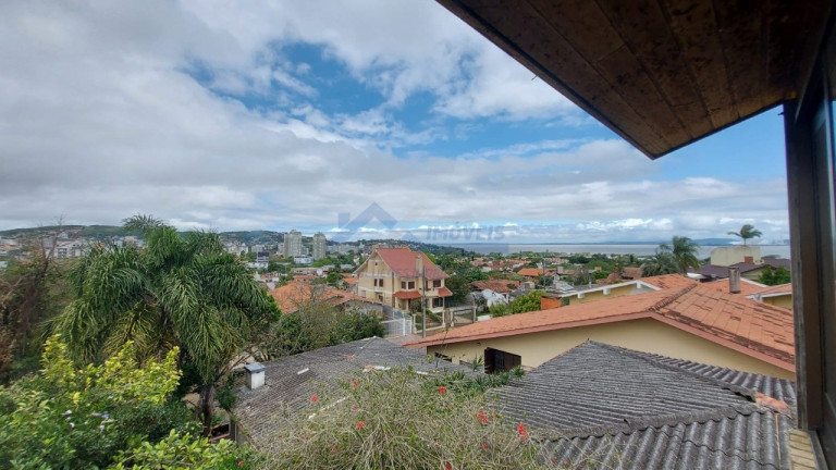 Imagem Sobrado com 3 Quartos à Venda, 325 m² em Vila Assunção - Porto Alegre Imagem Sobrado com 3 Quartos à Venda, 325 m² em Vila Assunção - Porto Alegre