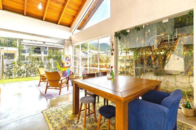Imagem Casa com 3 Quartos à Venda, 184 m² em Bombas - Bombinhas Imagem Casa com 3 Quartos à Venda, 184 m² em Bombas - Bombinhas