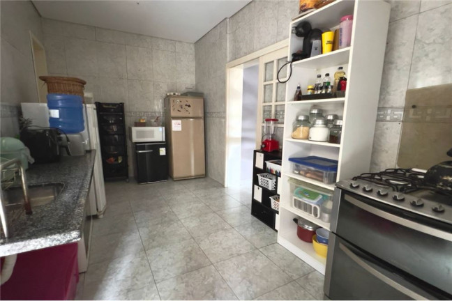 Imagem Casa com 4 Quartos à Venda, em Vila Assunção - Porto Alegre Imagem Casa com 4 Quartos à Venda, em Vila Assunção - Porto Alegre