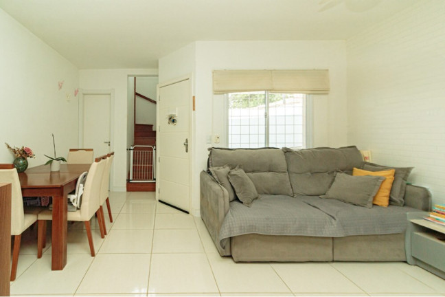 Imagem Casa com 2 Quartos à Venda, 78 m² em Jardim Carvalho - Porto Alegre Imagem Casa com 2 Quartos à Venda, 78 m² em Jardim Carvalho - Porto Alegre