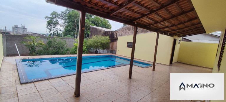 Imagem Casa com 3 Quartos à Venda, 131 m² em Coqueiral - Cascavel