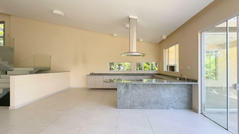 Imagem Casa com 4 Quartos à Venda, 600 m² em Uberaba - Curitiba
