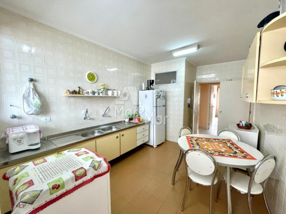 Imagem Apartamento com 3 Quartos à Venda, 180 m² em Pitangueiras - Guarujá Imagem Apartamento com 3 Quartos à Venda, 180 m² em Pitangueiras - Guarujá