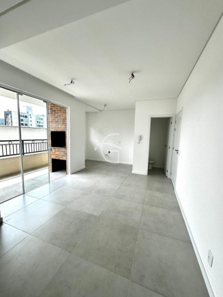 Imagem Apartamento com 2 Quartos à Venda, 74 m² em Saguaçu - Joinville