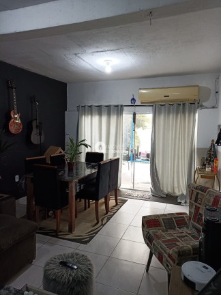 Imagem Casa com 2 Quartos à Venda, 97 m²