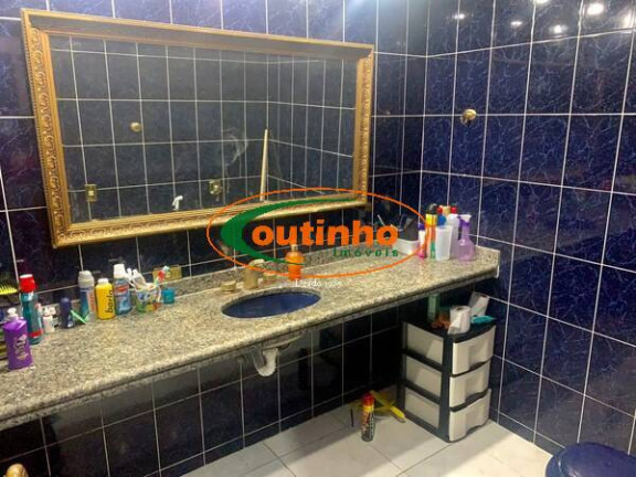Imagem Casa com 4 Quartos à Venda, 400 m² em Grajaú - Rio De Janeiro Imagem Casa com 4 Quartos à Venda, 400 m² em Grajaú - Rio De Janeiro