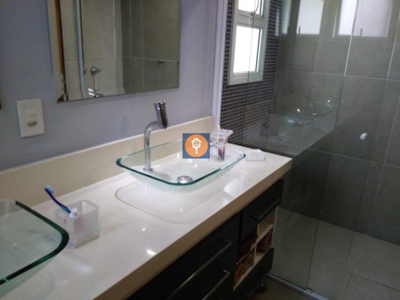 Imagem Apartamento com 3 Quartos à Venda, 211 m²