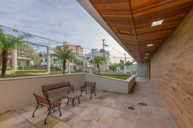 Imagem Cobertura com 3 Quartos à Venda, 199 m² em Menino Deus - Porto Alegre Imagem Cobertura com 3 Quartos à Venda, 199 m² em Menino Deus - Porto Alegre