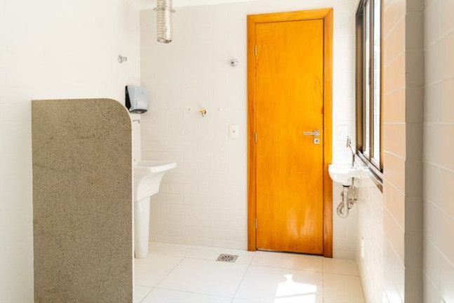 Imagem Imóvel com 3 Quartos à Venda, 92 m² em Tijuca - Rio De Janeiro Imagem Imóvel com 3 Quartos à Venda, 92 m² em Tijuca - Rio De Janeiro