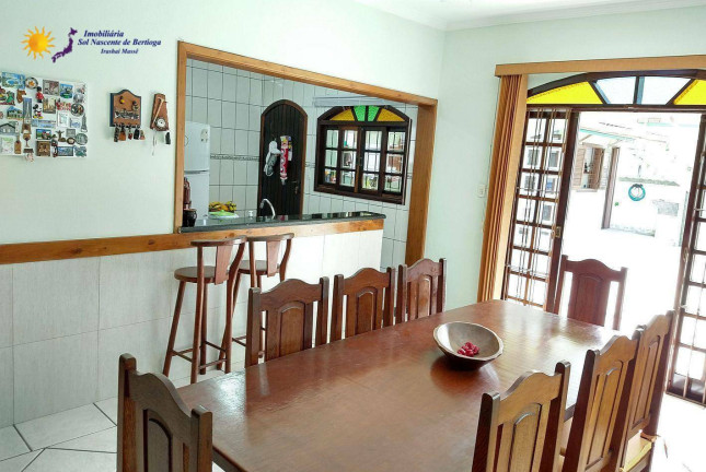 Imagem Casa com 4 Quartos à Venda, 280 m² em Centro - Bertioga Imagem Casa com 4 Quartos à Venda, 280 m² em Centro - Bertioga