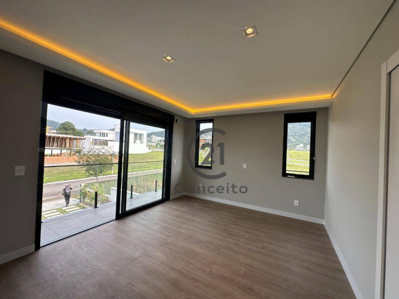 Imagem Casa com 3 Quartos à Venda, 238 m² em Lagoa Da Conceição - Florianópolis