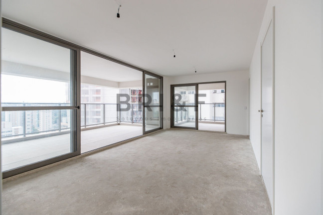 Apartamento com 3 Quartos à Venda, 157 m² em Moema - São Paulo
