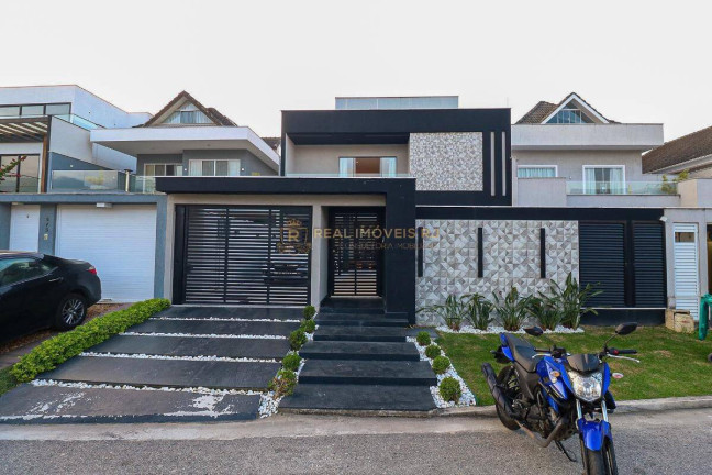 Imagem Casa com 6 Quartos à Venda, 600 m² em Recreio Dos Bandeirantes - Rio De Janeiro Imagem Casa com 6 Quartos à Venda, 600 m² em Recreio Dos Bandeirantes - Rio De Janeiro