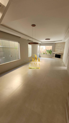 Imagem Casa com 4 Quartos à Venda, 275 m² em Vila Oliveira - Mogi Das Cruzes Imagem Casa com 4 Quartos à Venda, 275 m² em Vila Oliveira - Mogi Das Cruzes