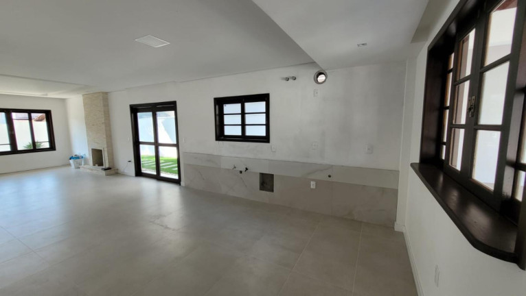 Imagem Casa com 3 Quartos à Venda, 305 m² em América - Joinville