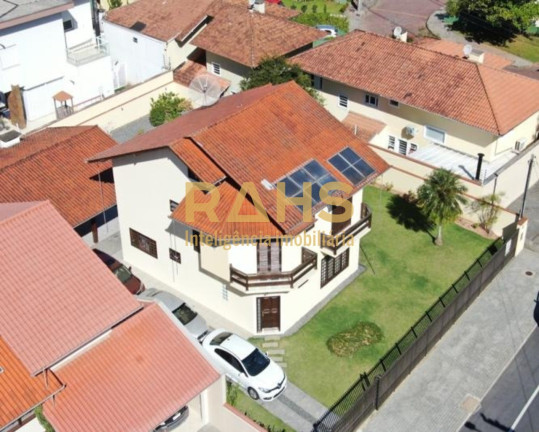 Imagem Casa com 4 Quartos à Venda, 261 m² em América - Joinville