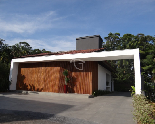 Imagem Casa com 4 Quartos à Venda, 500 m² em Glória - Joinville