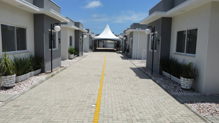 Imagem Casa com 2 Quartos à Venda, 80 m² em Centro - Balneário Piçarras Imagem Casa com 2 Quartos à Venda, 80 m² em Centro - Balneário Piçarras
