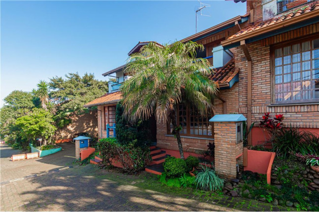 Imagem Casa com 2 Quartos à Venda, em Ipanema - Porto Alegre Imagem Casa com 2 Quartos à Venda, em Ipanema - Porto Alegre