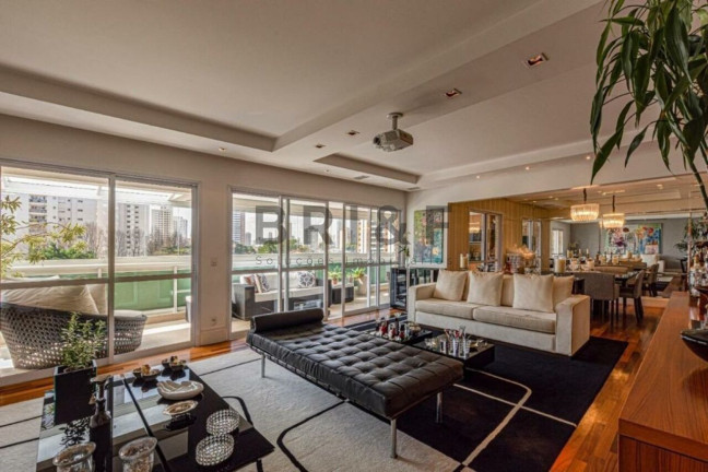 Apartamento com 4 Quartos à Venda, 245 m² em Brooklin - São Paulo