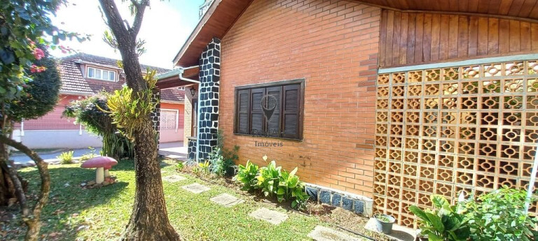 Imagem Casa com 5 Quartos à Venda,  em Rebouças - Curitiba