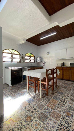 Imagem Imóvel com 5 Quartos à Venda, 200 m² em Canto Do Forte - Praia Grande Imagem Imóvel com 5 Quartos à Venda, 200 m² em Canto Do Forte - Praia Grande