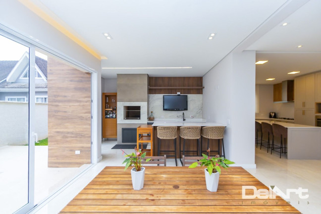 Imagem Casa com 3 Quartos à Venda, 398 m² em Uberaba - Curitiba Imagem Casa com 3 Quartos à Venda, 398 m² em Uberaba - Curitiba