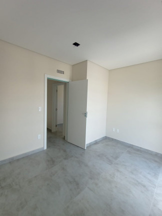 Imagem Sobrado com 2 Quartos à Venda, 68 m² em Santa Regina - Camboriú Imagem Sobrado com 2 Quartos à Venda, 68 m² em Santa Regina - Camboriú