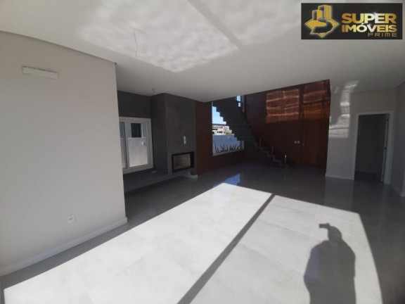Imagem Casa com 3 Quartos à Venda, 400 m² em Laranjal - Pelotas