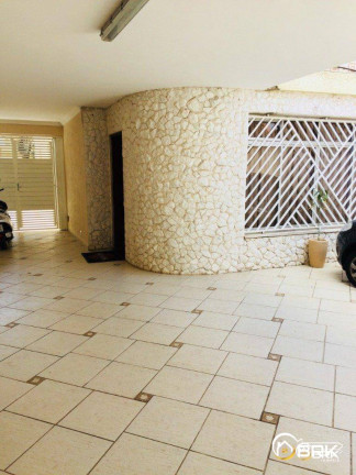 Imagem Casa com 4 Quartos à Venda, 910 m² em Vila Carrão - São Paulo