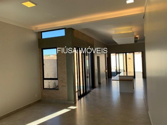 Imagem Casa com 3 Quartos à Venda, em Vila Do Golf - Ribeirão Preto Imagem Casa com 3 Quartos à Venda, em Vila Do Golf - Ribeirão Preto