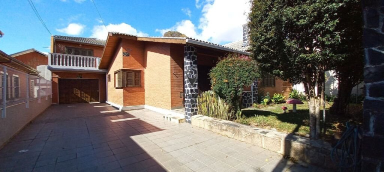 Imagem Casa com 5 Quartos à Venda,  em Rebouças - Curitiba