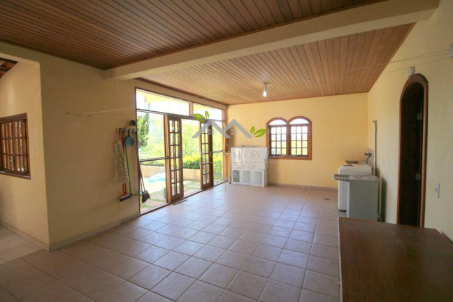 Imagem Casa com 3 Quartos à Venda, 240 m² em Vila Nova Suíça - Campos Do Jordão Imagem Casa com 3 Quartos à Venda, 240 m² em Vila Nova Suíça - Campos Do Jordão