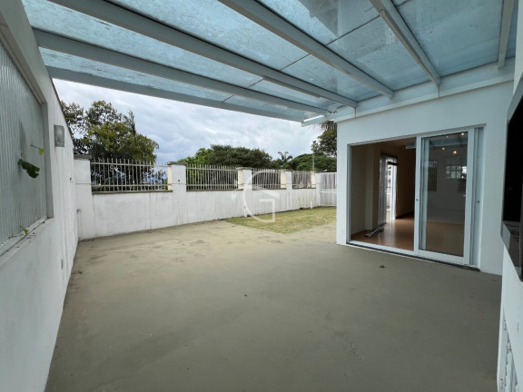 Imagem Casa com 3 Quartos à Venda,  em Bom Retiro - Joinville