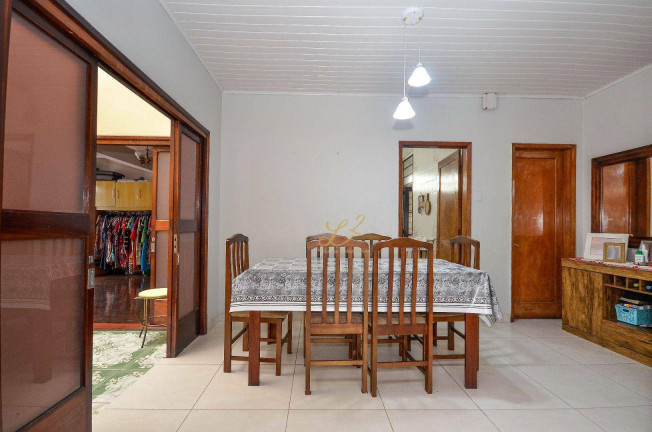 Imagem Casa com 4 Quartos à Venda, 193 m² em água Verde - Curitiba Imagem Casa com 4 Quartos à Venda, 193 m² em água Verde - Curitiba