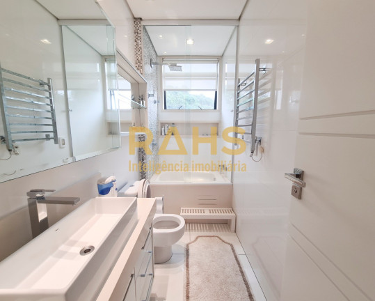 Imagem Apartamento com 3 Quartos à Venda, 307 m² em Atiradores - Joinville