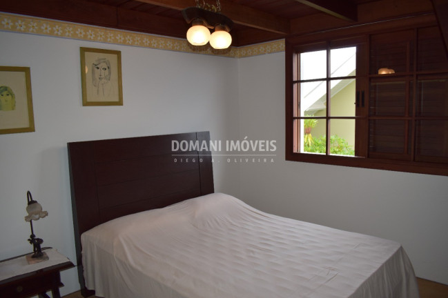 Imagem Casa com 4 Quartos à Venda, 205 m² em Região Do Alto Do Capivari - Campos Do Jordão Imagem Casa com 4 Quartos à Venda, 205 m² em Região Do Alto Do Capivari - Campos Do Jordão