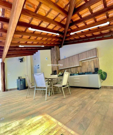 Imagem Casa com 3 Quartos à Venda, 260 m² Imagem Casa com 3 Quartos à Venda, 260 m²