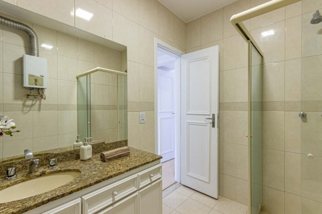 Imagem Imóvel com 2 Quartos à Venda, 92 m² em Gávea - Rio De Janeiro Imagem Imóvel com 2 Quartos à Venda, 92 m² em Gávea - Rio De Janeiro