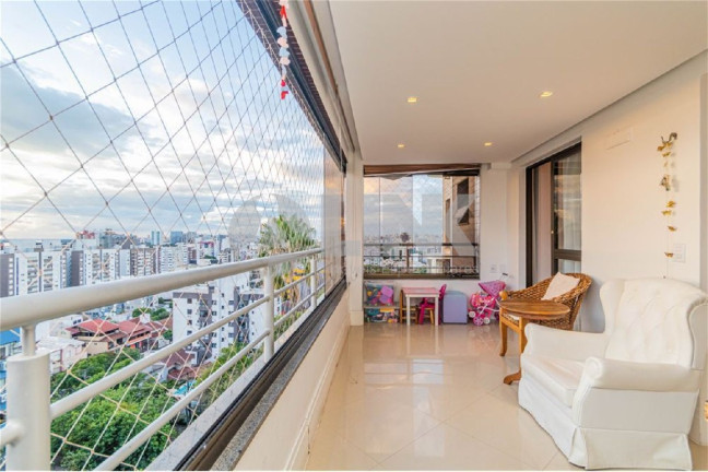Imagem Apartamento com 3 Quartos à Venda, 126 m² em Menino Deus - Porto Alegre Imagem Apartamento com 3 Quartos à Venda, 126 m² em Menino Deus - Porto Alegre