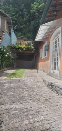 Casa com 3 Quartos à Venda, 970 m² em Ubatuba